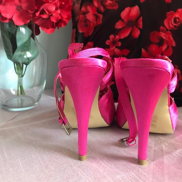 Hot pink stiletto heels (size 6) - Picture 4 of 4